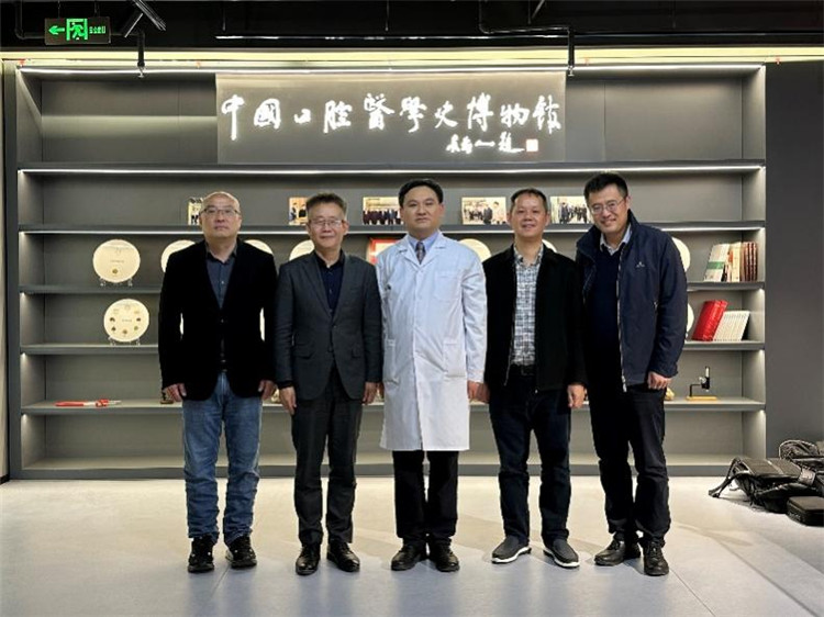 白云山和黃中藥赴中華中醫(yī)藥學(xué)會(huì)、首都醫(yī)科大學(xué)座談交流